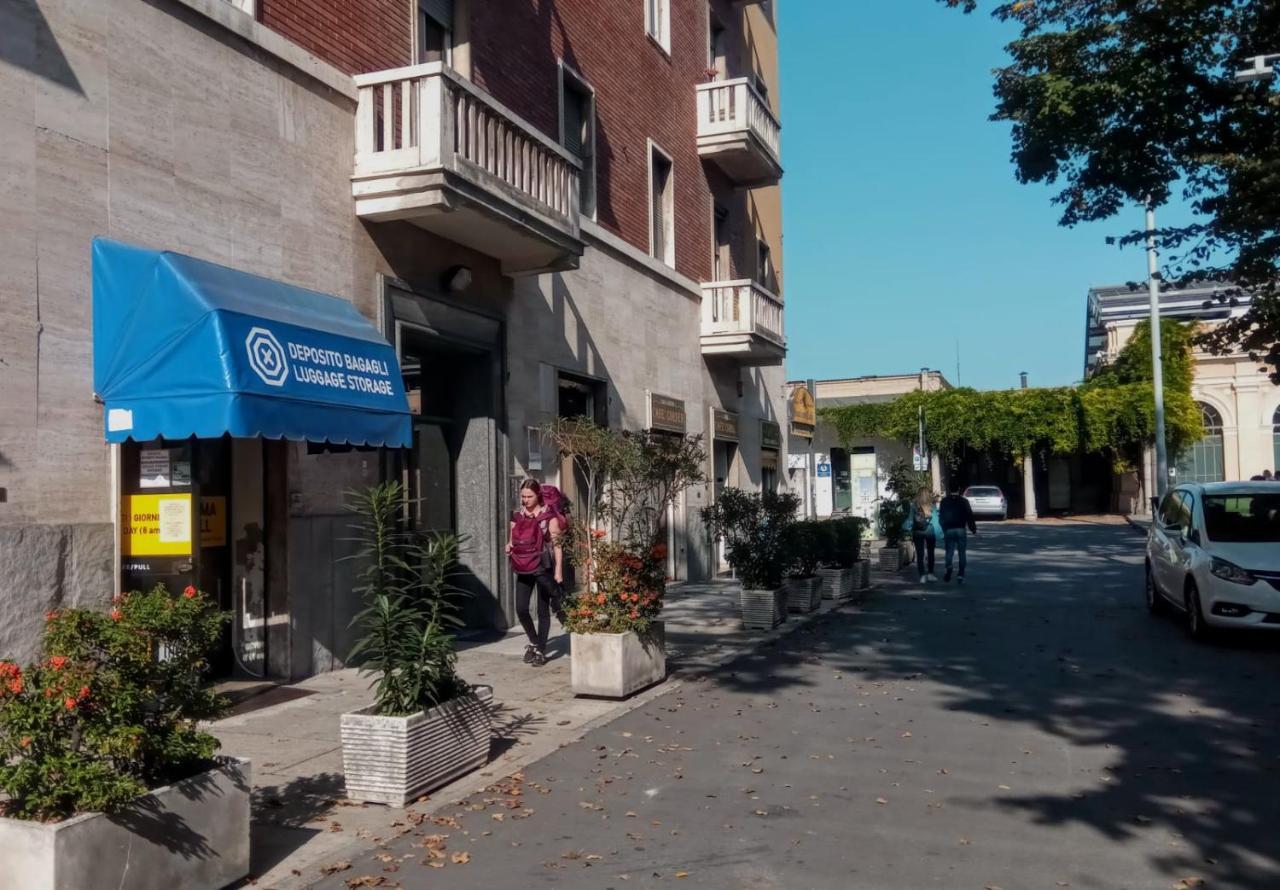 Parma Express Traveller'S Lodging Front Station Fs Parking 外观 照片