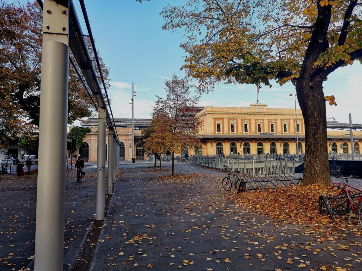 Parma Express Traveller'S Lodging Front Station Fs Parking 外观 照片
