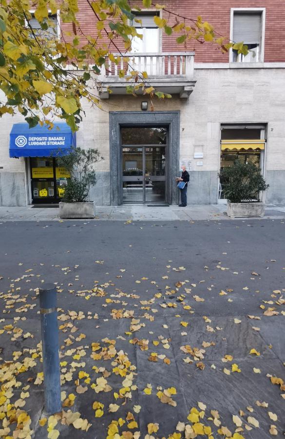 Parma Express Traveller'S Lodging Front Station Fs Parking 外观 照片